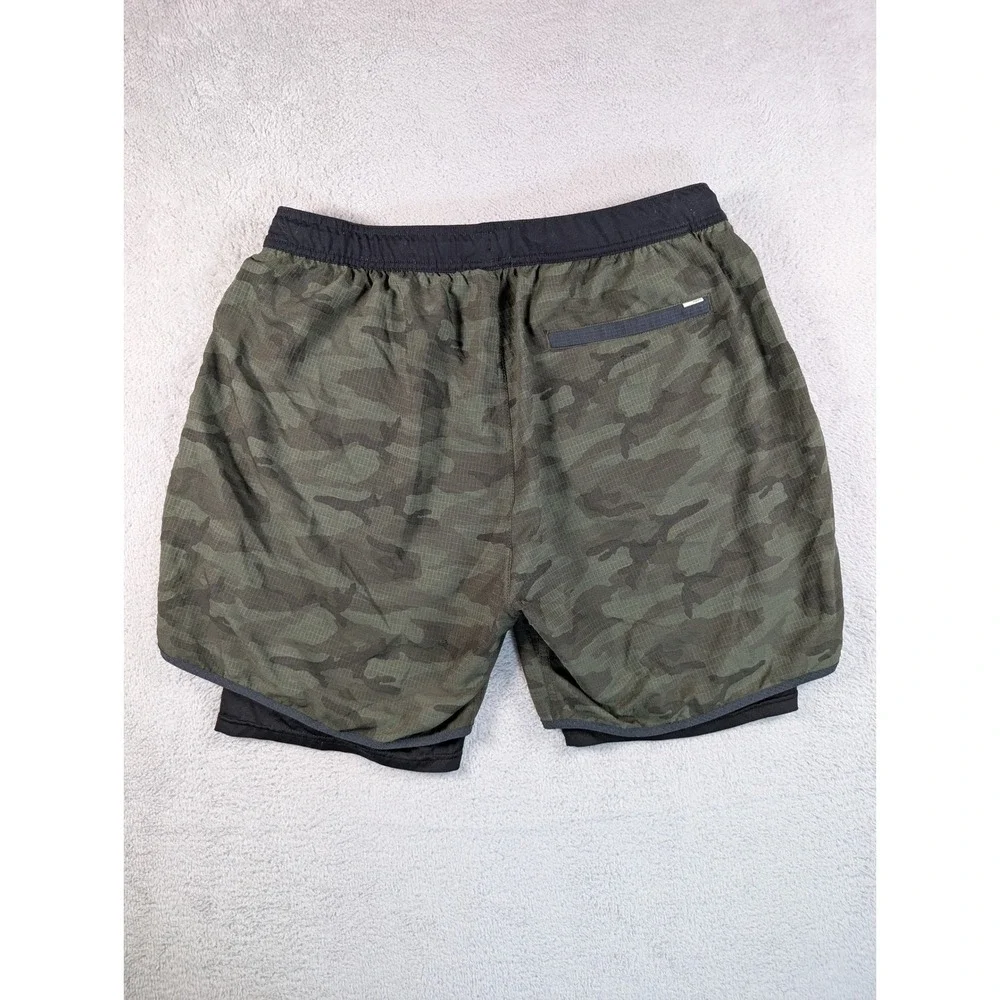 Vuori Kore Shorts Mens XXL Green Camo 2-in-1 Lined Athletic Training 7.5 Inseam